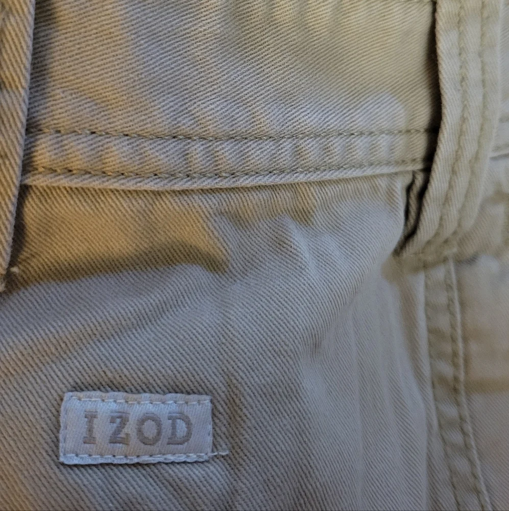 IZOD Flat Front Khaki Shorts Size 42